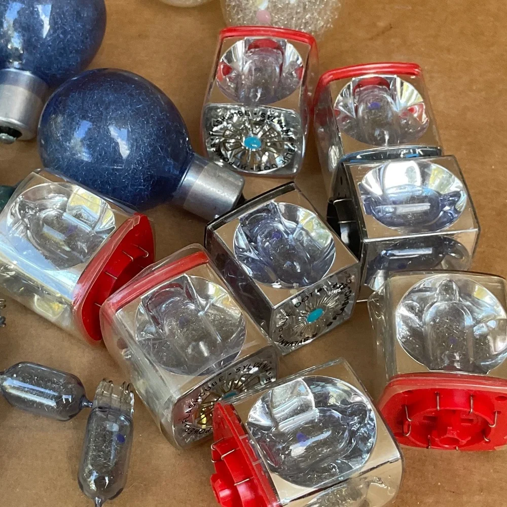 🎥 Vintage flash bulbs 🎥